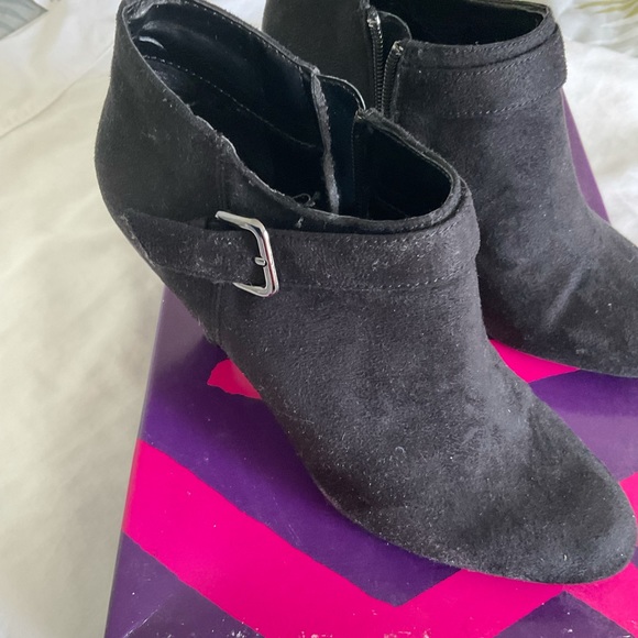 Fioni heeled half boot - Picture 2 of 8